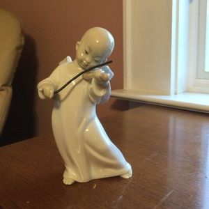 Lladro angel violinist